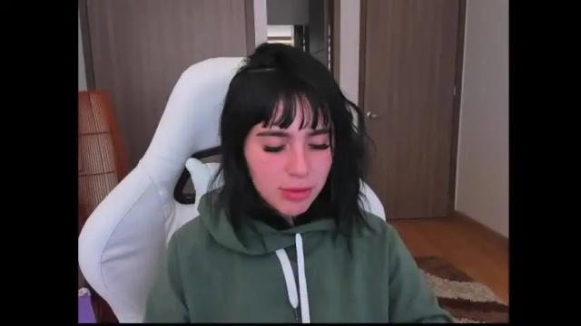 Image 2 of annie_snow_ Stream on Chaturbate on 1 month ago