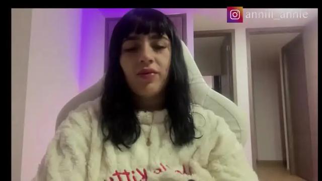 Image 2 of annie_snow_ Stream on Chaturbate on 22 days ago