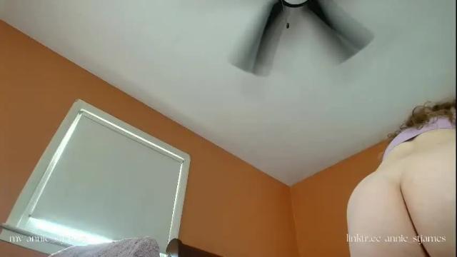 Image 2 of annie_stjames Stream on Chaturbate on 1 month ago