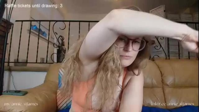 Image 4 of annie_stjames Stream on Chaturbate on 2 months ago