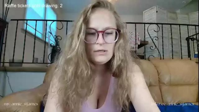 Image 2 of annie_stjames Stream on Chaturbate on 2 months ago
