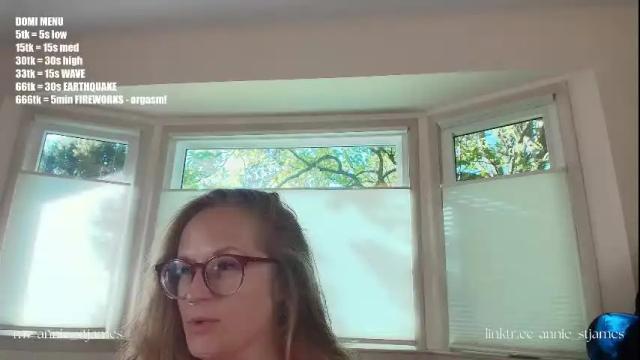 Image 3 of annie_stjames Stream on Chaturbate on 1 month ago