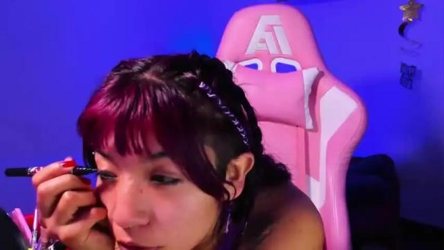 Image 2 of annie_walker69 Stream on Chaturbate on 18 months ago