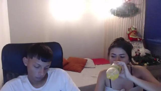 Image 2 of annieanddaniel_ms_ Stream on Chaturbate on 19 months ago