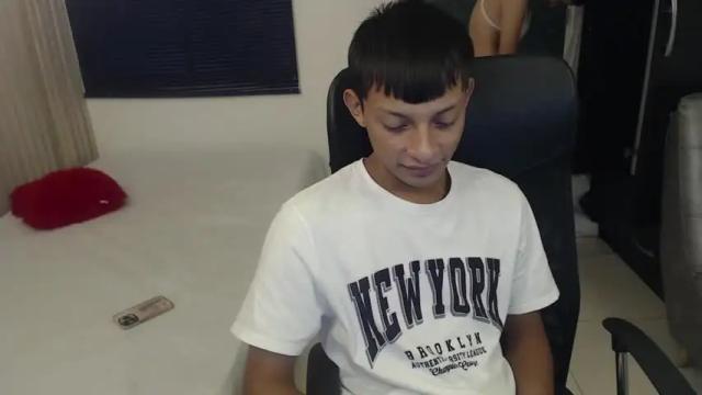Image 2 of annieanddaniel_ms_ Stream on Chaturbate on 18 months ago