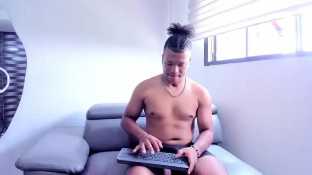 Image 3 of annieandstefan Stream on Chaturbate on 14 months ago