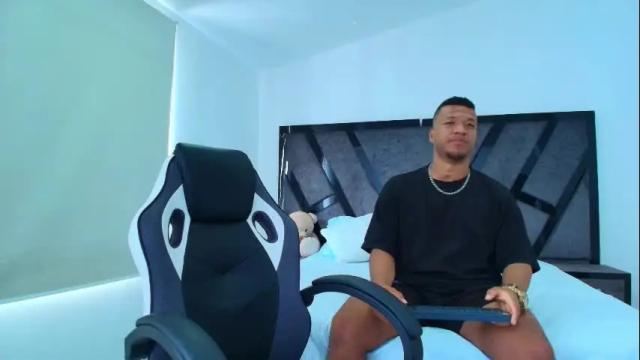 Image 4 of annieandstefan Stream on Chaturbate on 1 month ago