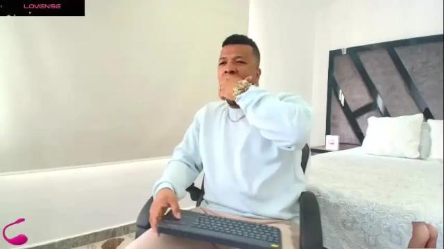 Image 4 of annieandstefan Stream on Chaturbate on 29 days ago