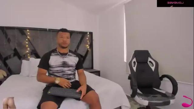 Image 2 of annieandstefan Stream on Chaturbate on 25 days ago