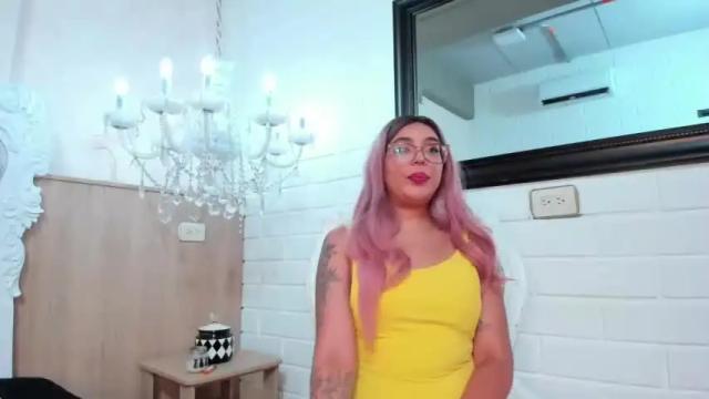 Image 4 of anniebowie Stream on Chaturbate on 18 months ago