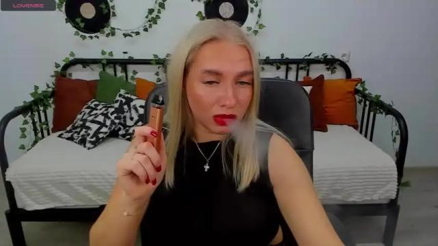 Image 3 of anniebreedsen Stream on Chaturbate on 18 months ago