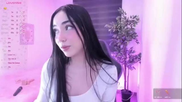 Image 3 of anniebrie Stream on Chaturbate on 8 days ago