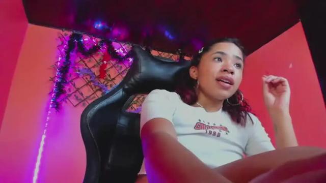 Image 8 of anniec_ Stream on Chaturbate on 13 months ago