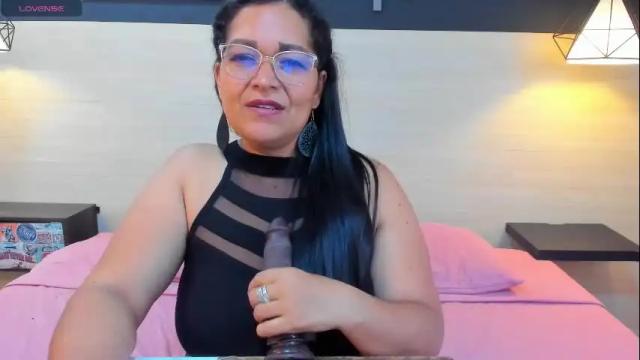 Image 3 of anniecampbell_ Stream on Chaturbate on 6 days ago