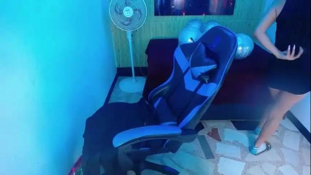 Image 6 of anniee_x Stream on Chaturbate on 1 month ago