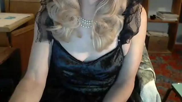 Image 12 of anniegurl Stream on Chaturbate on 15 months ago