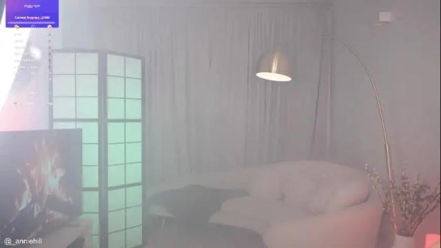 Image 12 of anniehillofficial_ Stream on Chaturbate on 3 months ago