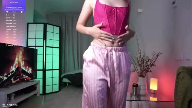 Image 6 of anniehillofficial_ Stream on Chaturbate on 3 months ago