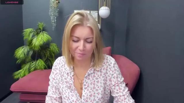 Image 2 of annielight Stream on Chaturbate on 19 months ago