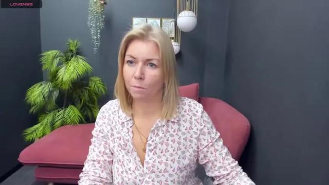 Image 8 of annielight Stream on Chaturbate on 19 months ago