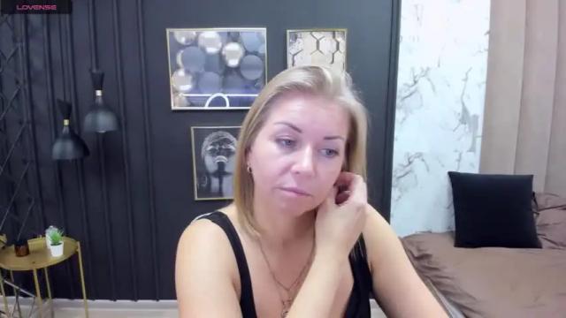 Image 6 of annielight Stream on Chaturbate on 19 months ago
