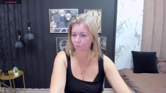 Image 7 of annielight Stream on Chaturbate on 19 months ago