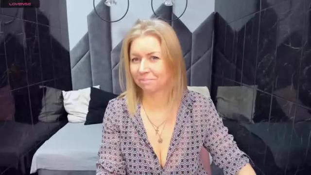 Image 10 of annielight Stream on Chaturbate on 18 months ago