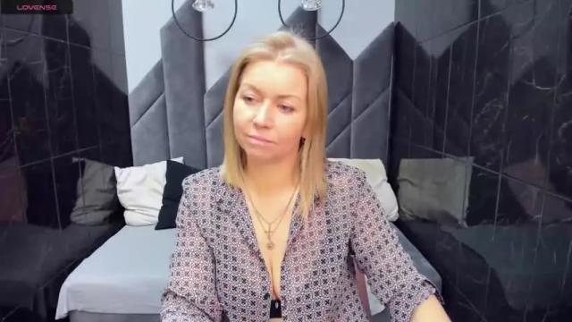 Image 12 of annielight Stream on Chaturbate on 18 months ago