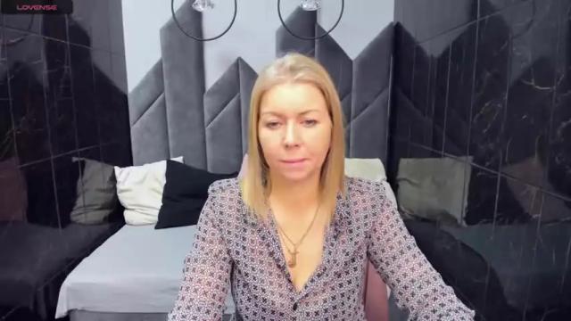 Image 8 of annielight Stream on Chaturbate on 18 months ago