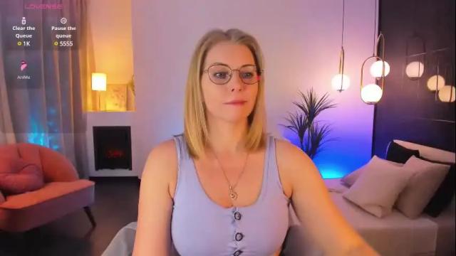 Image 2 of annielight Stream on Chaturbate on 2 months ago