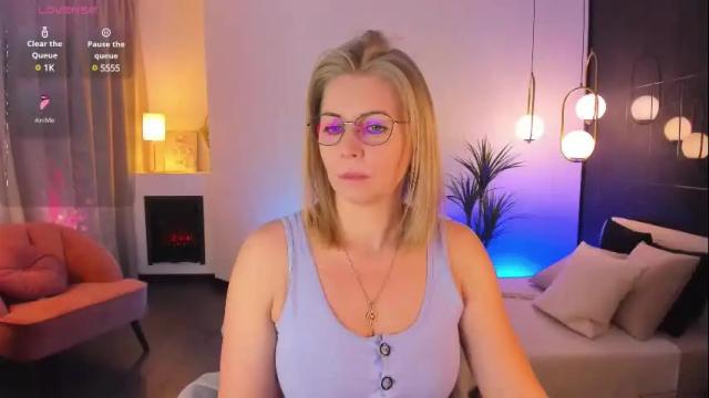 Image 4 of annielight Stream on Chaturbate on 2 months ago