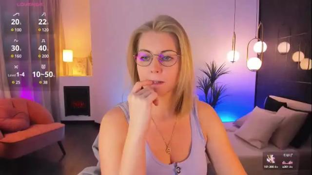 Image 8 of annielight Stream on Chaturbate on 2 months ago
