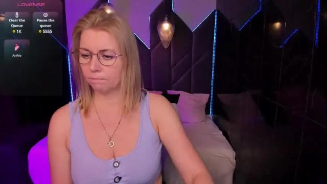 Image 2 of annielight Stream on Chaturbate on 1 month ago