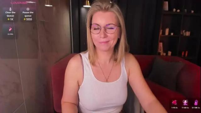 Image 2 of annielight Stream on Chaturbate on 1 month ago