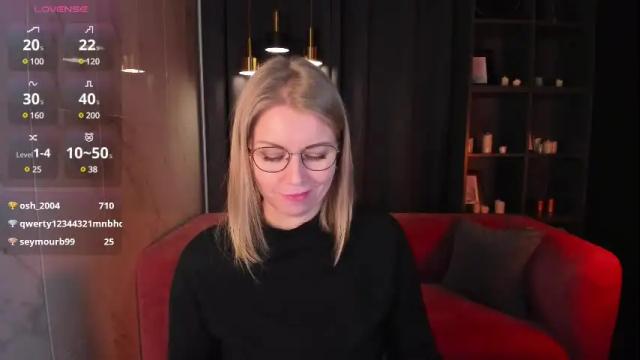 Image 2 of annielight Stream on Chaturbate on 1 month ago