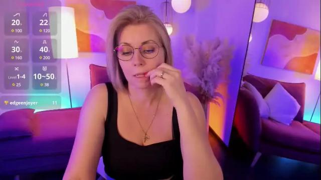 Image 7 of annielight Stream on Chaturbate on 12 days ago