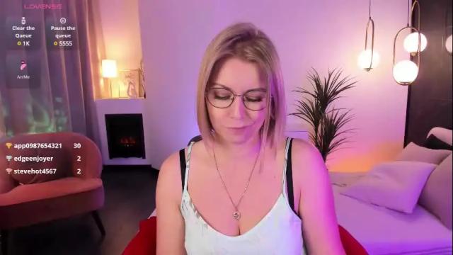 Image 12 of annielight Stream on Chaturbate on 7 days ago