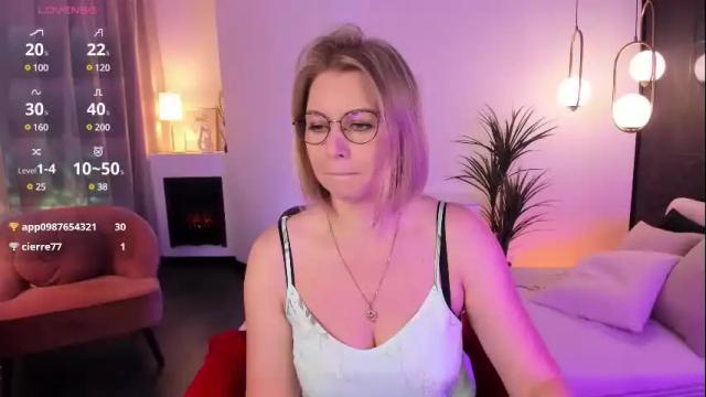 Image 4 of annielight Stream on Chaturbate on 7 days ago