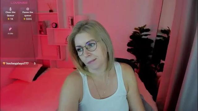 Image 4 of annielight Stream on Chaturbate on 4 months ago