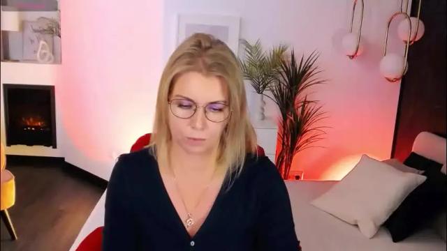 Image 2 of annielight Stream on Chaturbate on 4 months ago