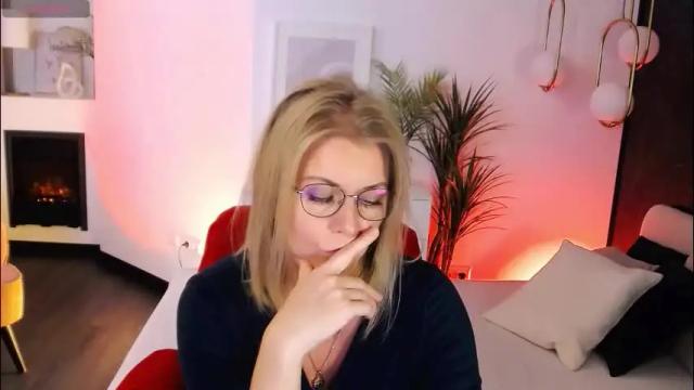 Image 3 of annielight Stream on Chaturbate on 4 months ago