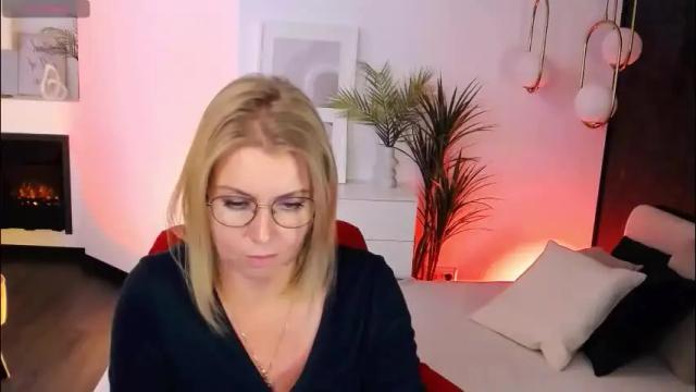 Image 7 of annielight Stream on Chaturbate on 4 months ago