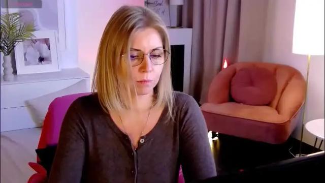 Image 10 of annielight Stream on Chaturbate on 3 months ago