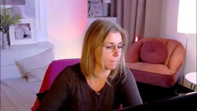 Image 3 of annielight Stream on Chaturbate on 3 months ago