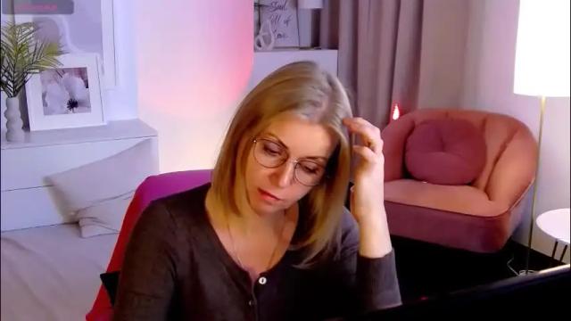 Image 4 of annielight Stream on Chaturbate on 3 months ago