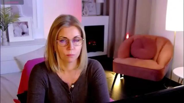 Image 7 of annielight Stream on Chaturbate on 3 months ago