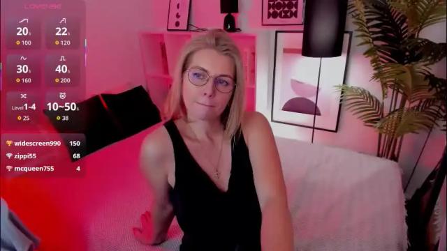 Image 3 of annielight Stream on Chaturbate on 1 month ago