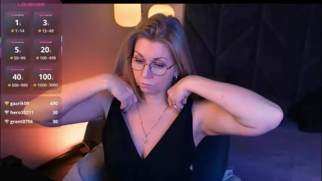 Image 2 of annielight Stream on Chaturbate on 1 month ago