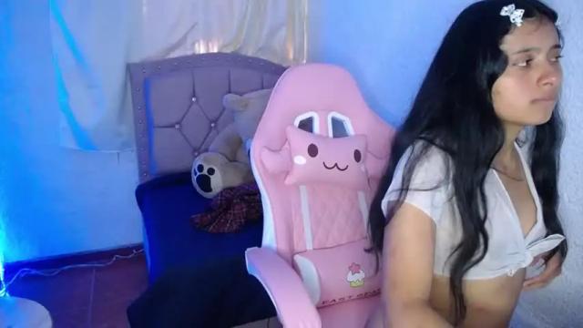 Image 7 of annii_99 Stream on Chaturbate on 12 months ago