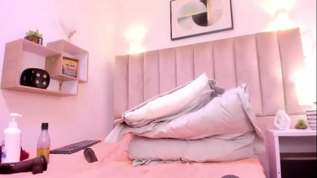 Image 10 of anniie_queen Stream on Chaturbate on 13 days ago
